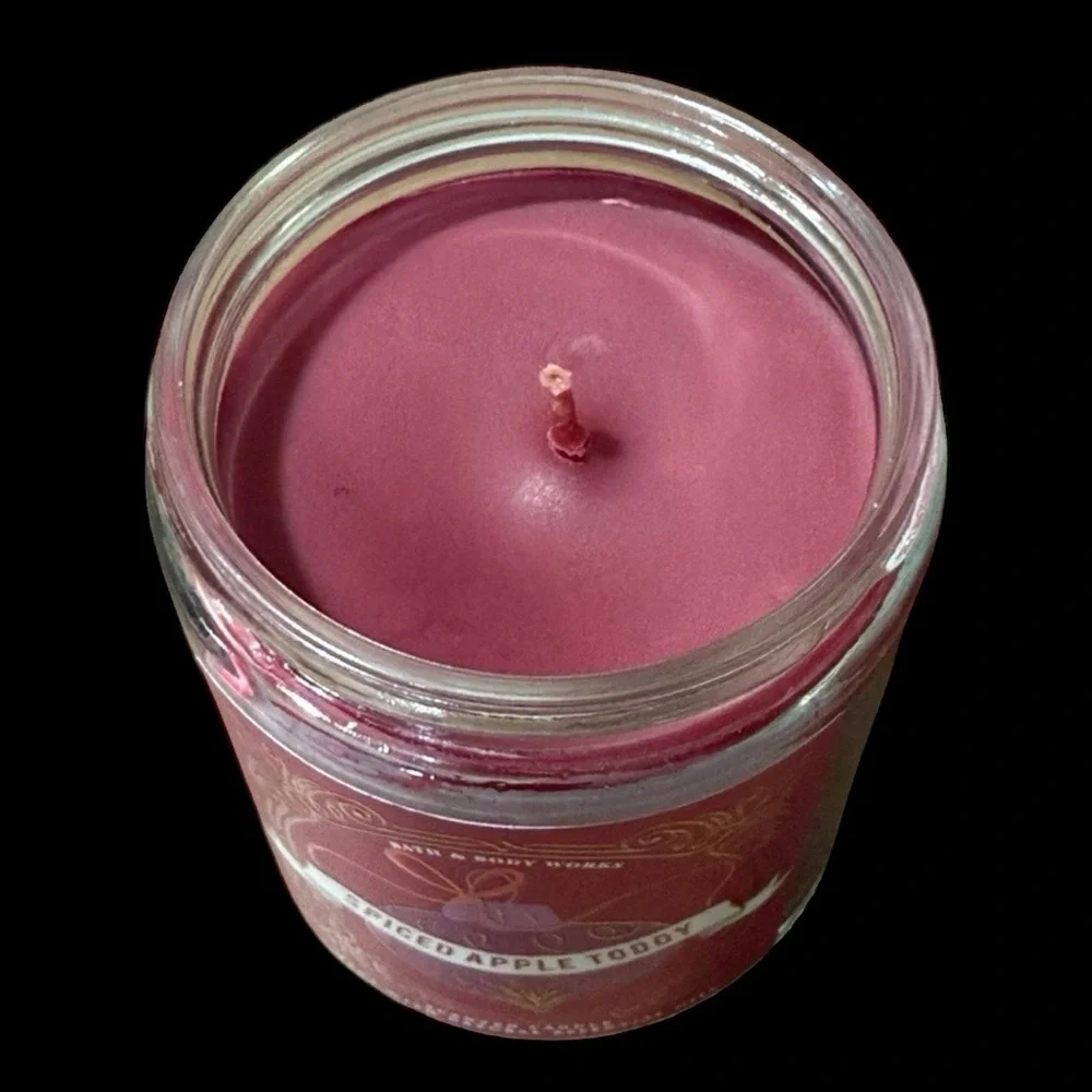 PRICE IS FIRM - Bath & Body Works Spiced Apple Toddy Candle - Picture 3 of 3